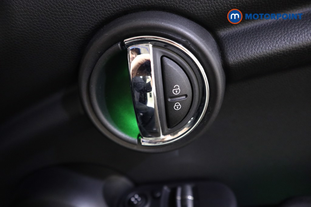 Mini Hatchback One Classic Manual Petrol Hatchback - Stock Number (1625066) - 14th supplementary image