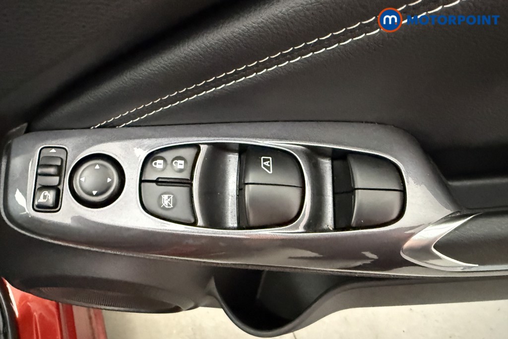 Nissan Juke N-Connecta Manual Petrol SUV - Stock Number (1626240) - 13th supplementary image