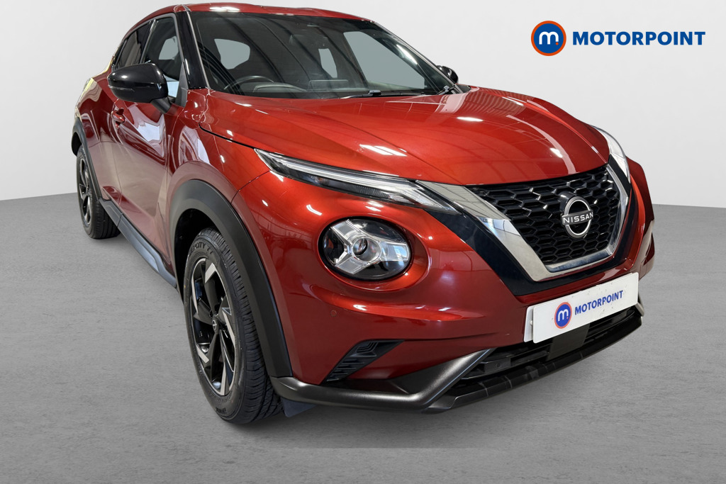 Nissan Juke N-Connecta Manual Petrol SUV - Stock Number (1626240) - Drivers side front corner