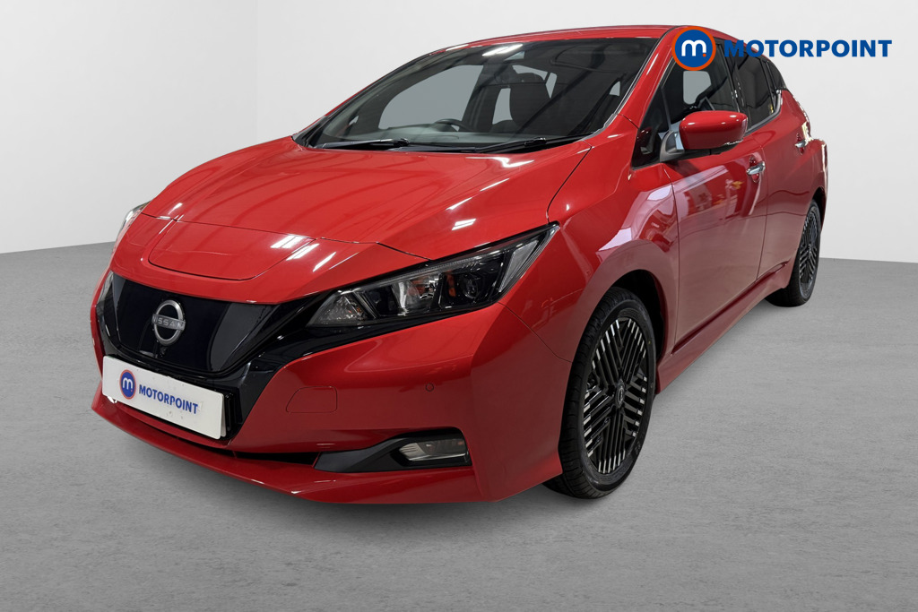 Nissan Leaf N-Connecta Automatic Electric Hatchback - Stock Number (1626711) - Passenger side front corner