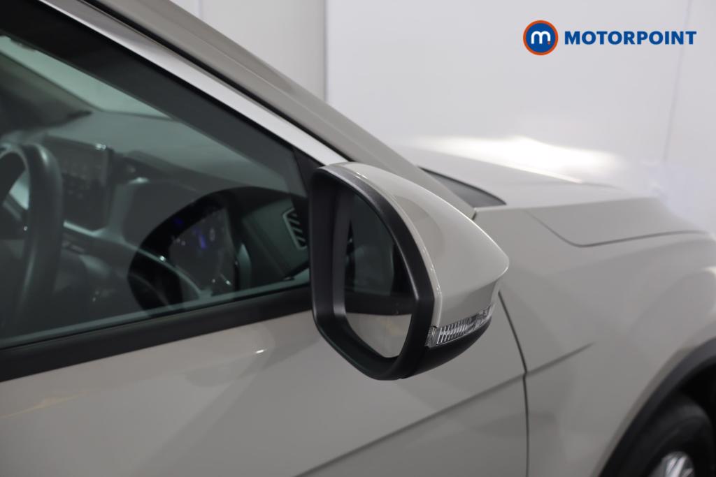 Volkswagen T-Roc Life Automatic Petrol SUV - Stock Number (1629035) - 13th supplementary image