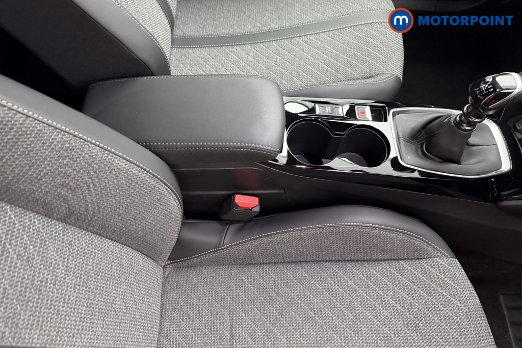Peugeot 2008 Allure Manual Petrol SUV - Stock Number (1630175) - 13th supplementary image
