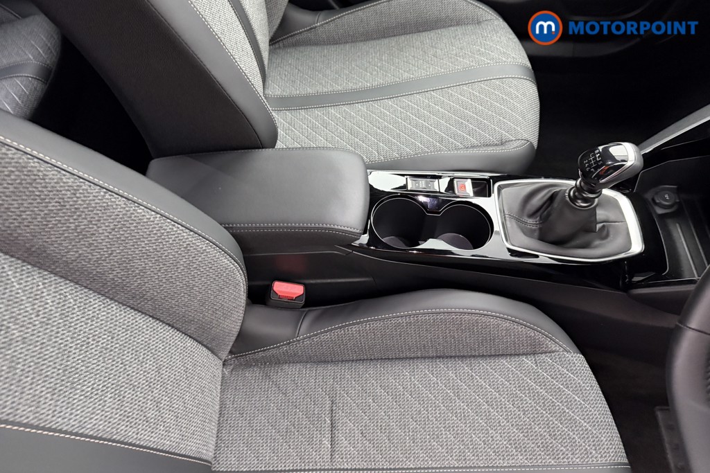 Peugeot 2008 Allure Manual Petrol SUV - Stock Number (1630223) - 13th supplementary image