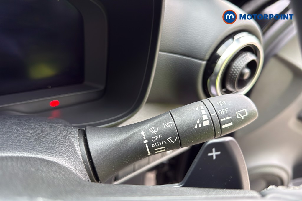 Nissan Juke Tekna Automatic Petrol SUV - Stock Number (1631258) - 7th supplementary image