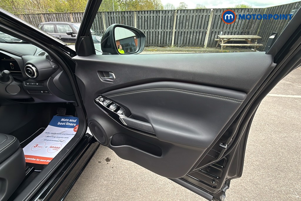 Nissan Juke Tekna Automatic Petrol SUV - Stock Number (1631258) - 19th supplementary image