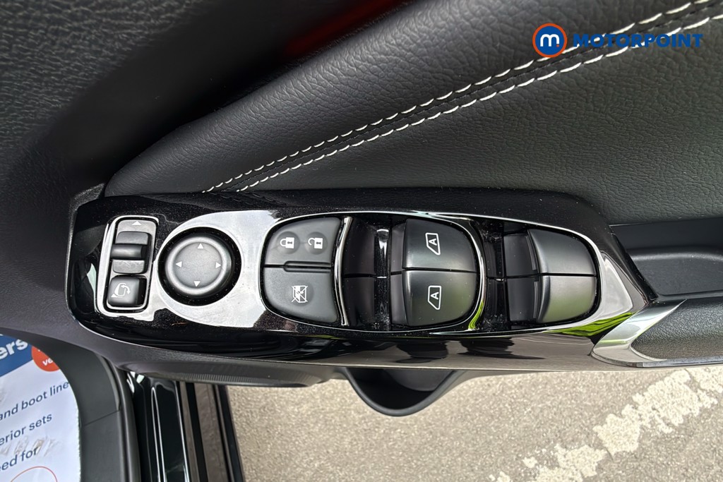 Nissan Juke Tekna Automatic Petrol SUV - Stock Number (1631258) - 20th supplementary image