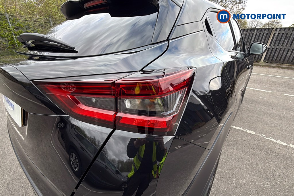 Nissan Juke Tekna Automatic Petrol SUV - Stock Number (1631258) - 38th supplementary image