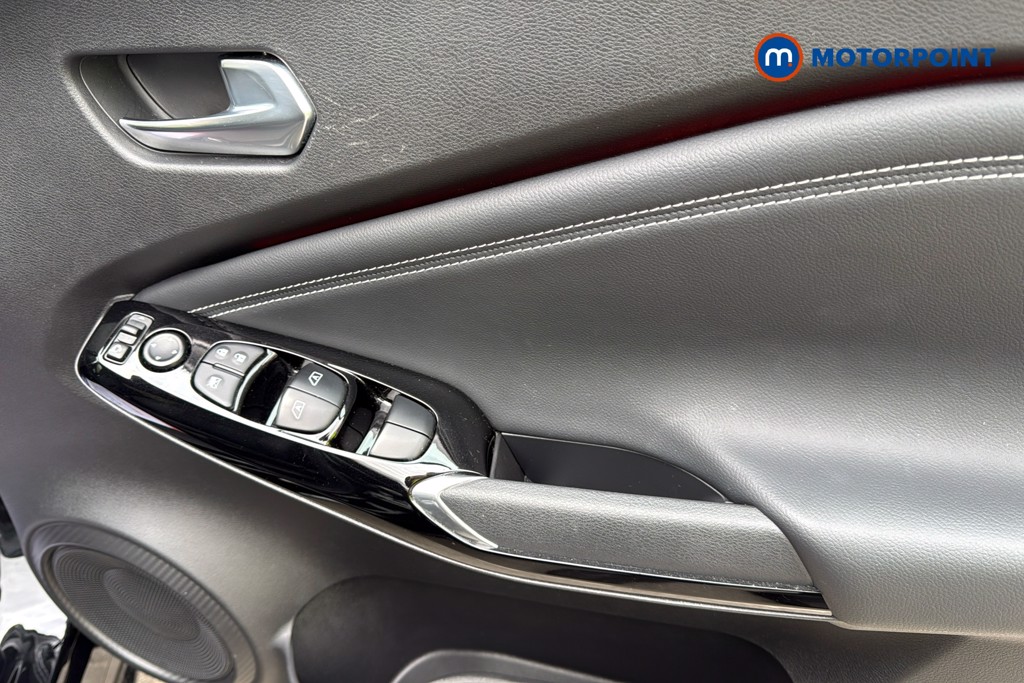 Nissan Juke Tekna Automatic Petrol SUV - Stock Number (1631258) - 42nd supplementary image