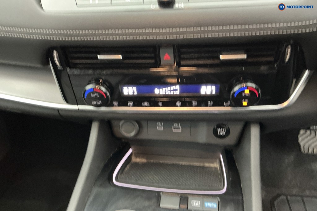 Nissan X-Trail N-Connecta Automatic Petrol-Electric Hybrid SUV - Stock Number (1631284) - 19th supplementary image