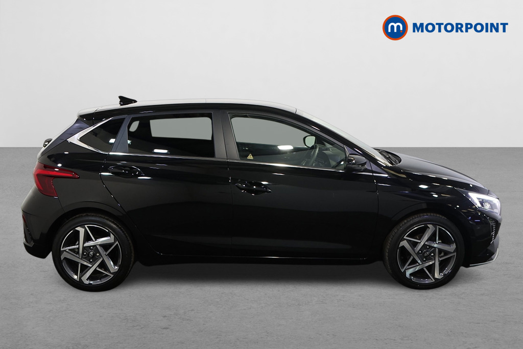 Hyundai I20 Premium Manual Petrol Hatchback - Stock Number (1633219) - Drivers side