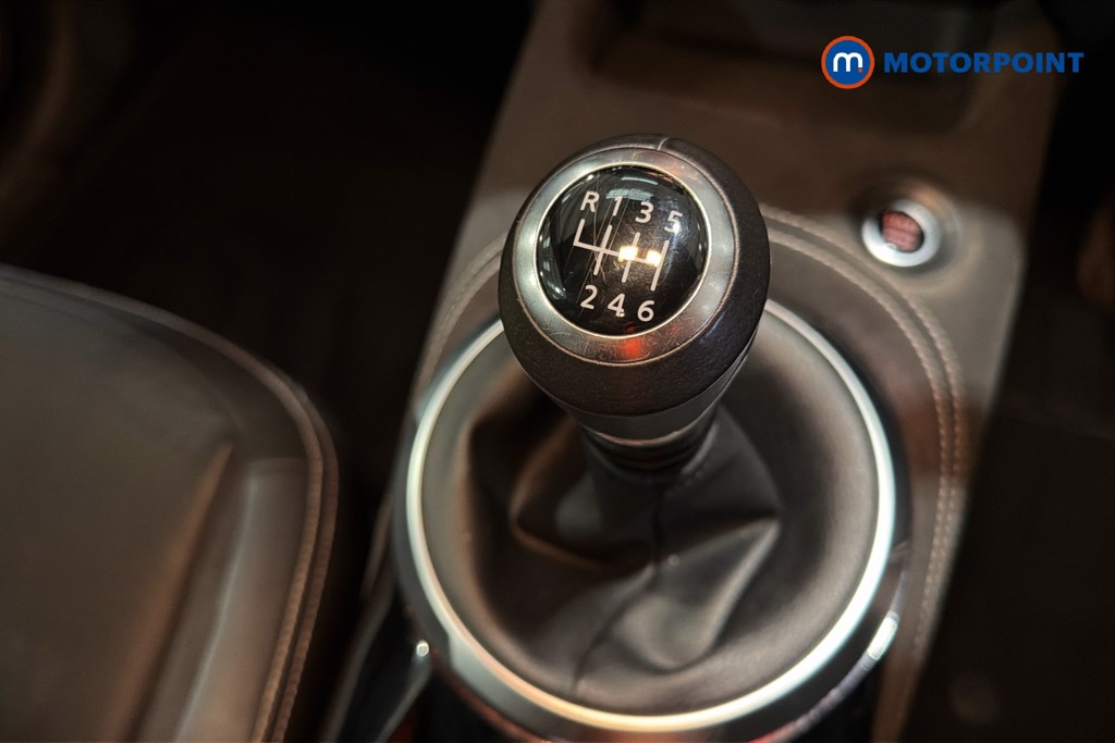 Nissan Juke Tekna-Plus Manual Petrol SUV - Stock Number (1633779) - 15th supplementary image