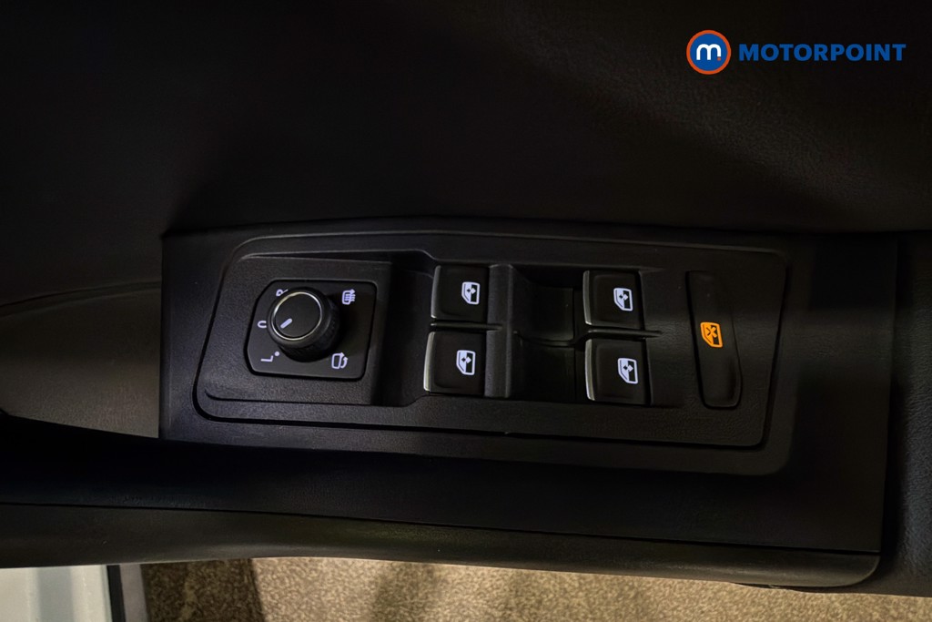Volkswagen T-Roc Style Design Automatic Petrol SUV - Stock Number (1633880) - 20th supplementary image