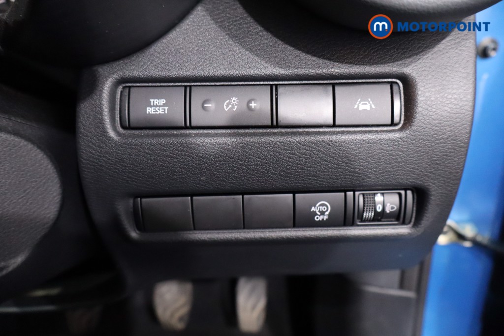 Nissan Juke N-Connecta Manual Petrol SUV - Stock Number (1634409) - 17th supplementary image