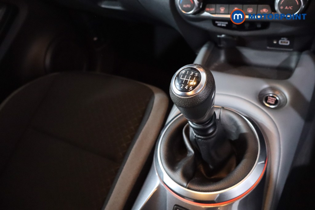 Nissan Juke N-Connecta Manual Petrol SUV - Stock Number (1634409) - 20th supplementary image
