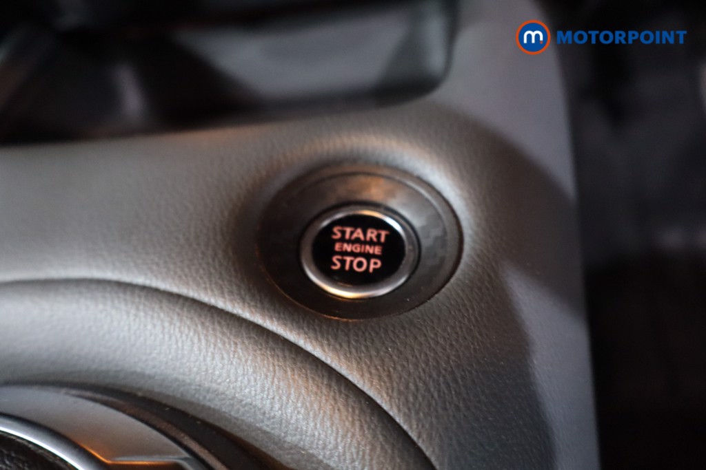 Nissan Juke N-Connecta Manual Petrol SUV - Stock Number (1634409) - 21st supplementary image