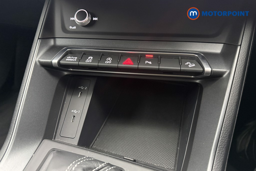 Audi Q3 Black Edition Automatic Petrol SUV - Stock Number (1634415) - 14th supplementary image