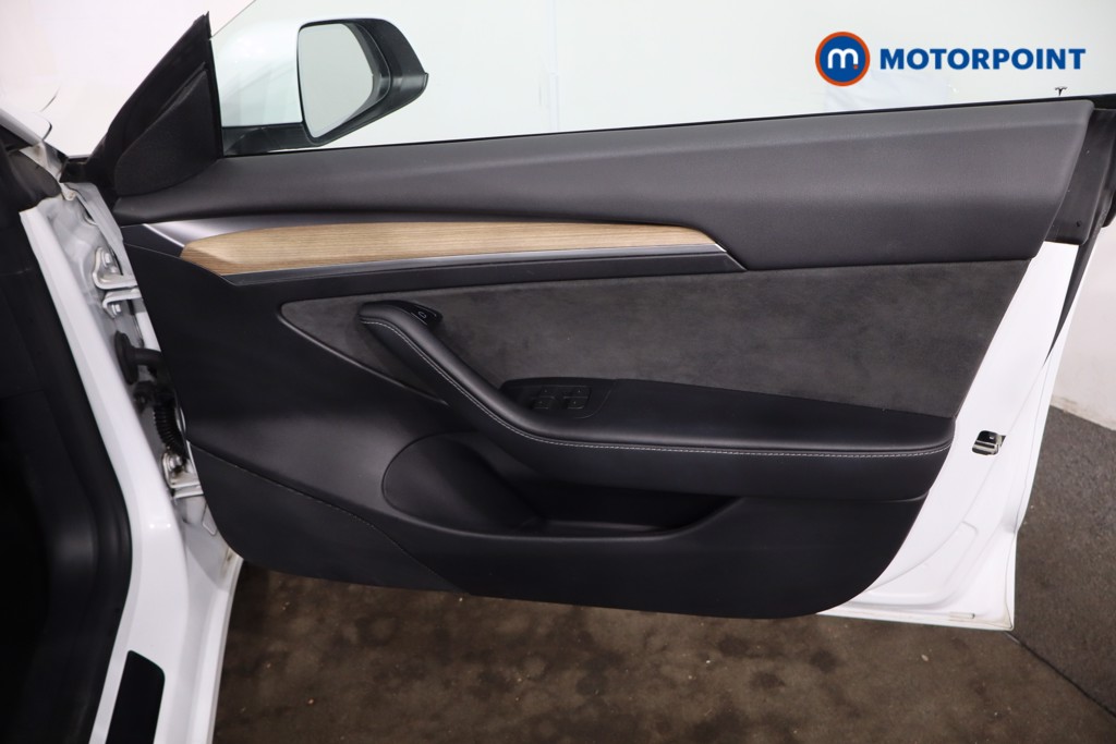 Tesla Model 3 Long Range Automatic Electric Saloon - Stock Number (1634441) - 23rd supplementary image