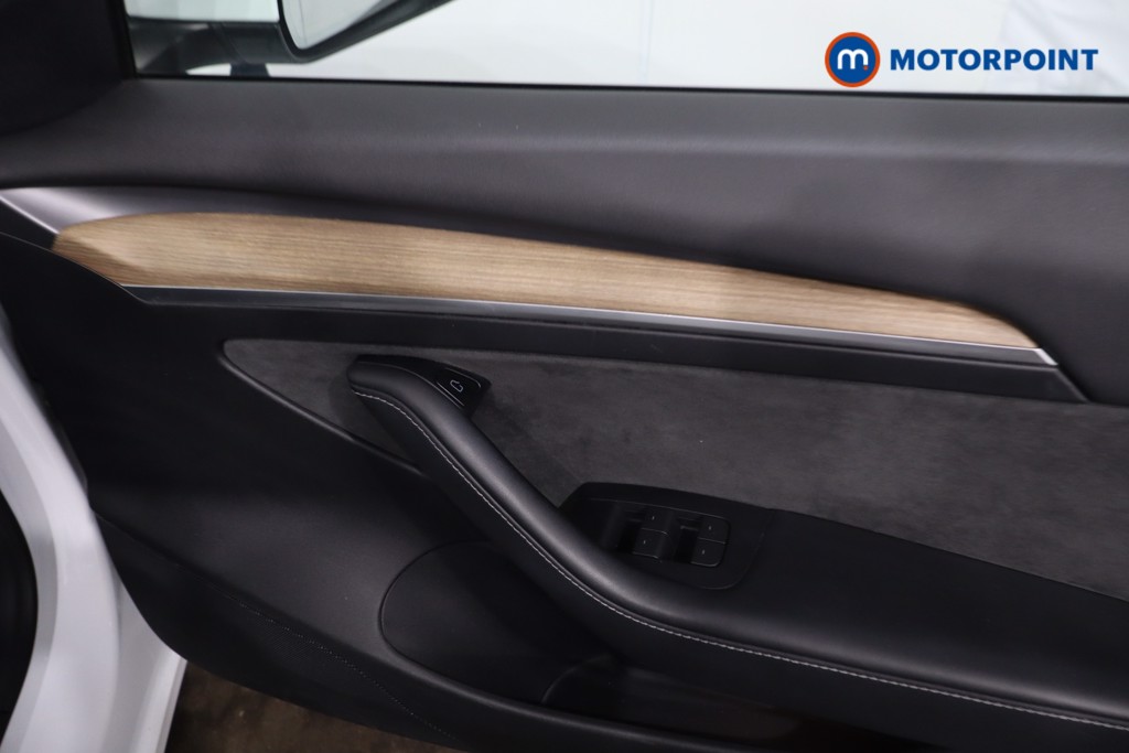 Tesla Model 3 Long Range Automatic Electric Saloon - Stock Number (1634441) - 24th supplementary image