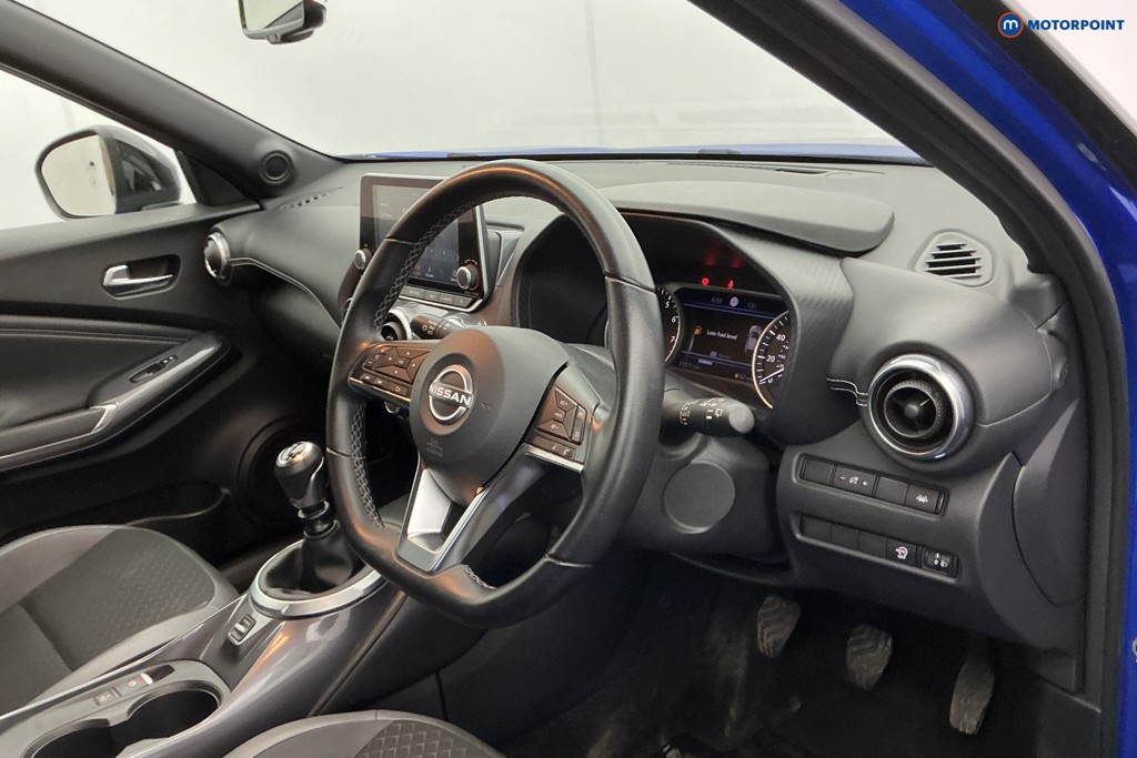Nissan Juke N-Connecta Manual Petrol SUV - Stock Number (1634567) - 7th supplementary image