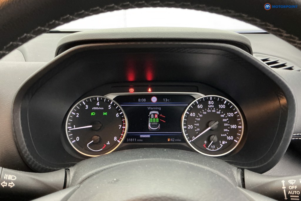 Nissan Juke N-Connecta Manual Petrol SUV - Stock Number (1634567) - 9th supplementary image