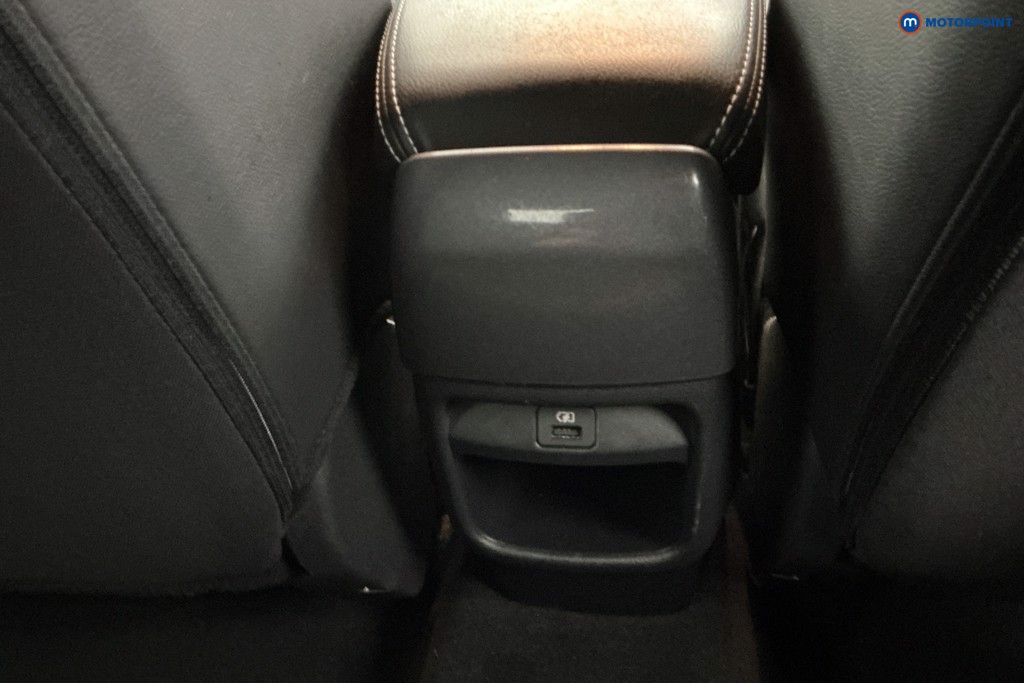 Nissan Juke N-Connecta Manual Petrol SUV - Stock Number (1634567) - 13th supplementary image