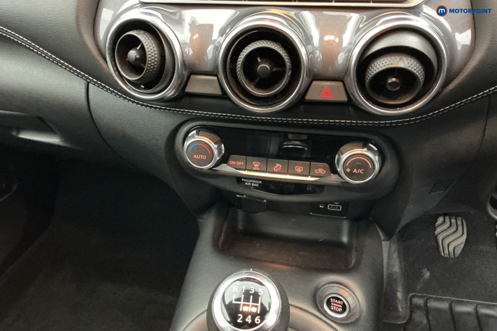 Nissan Juke N-Connecta Manual Petrol SUV - Stock Number (1634567) - 18th supplementary image