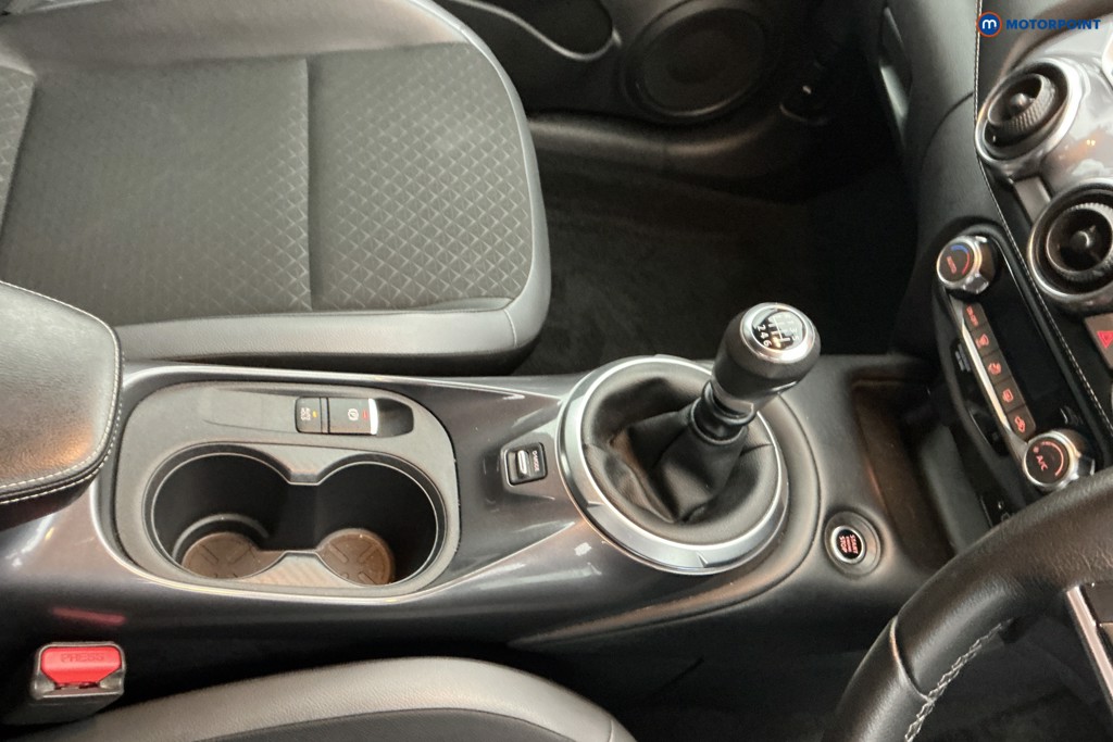 Nissan Juke N-Connecta Manual Petrol SUV - Stock Number (1634567) - 19th supplementary image