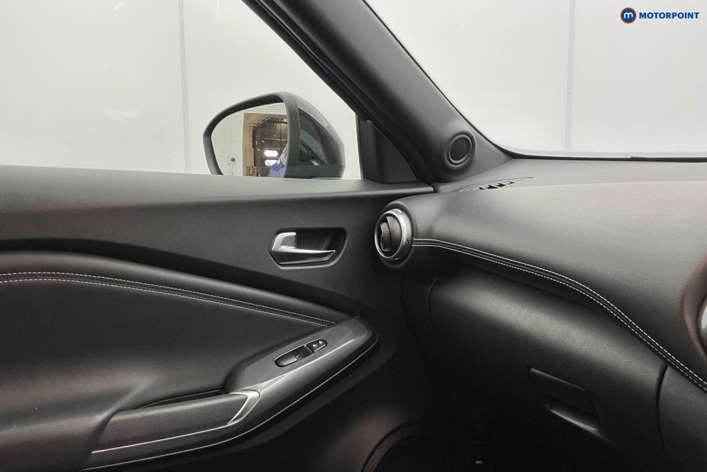 Nissan Juke N-Connecta Manual Petrol SUV - Stock Number (1634567) - 20th supplementary image