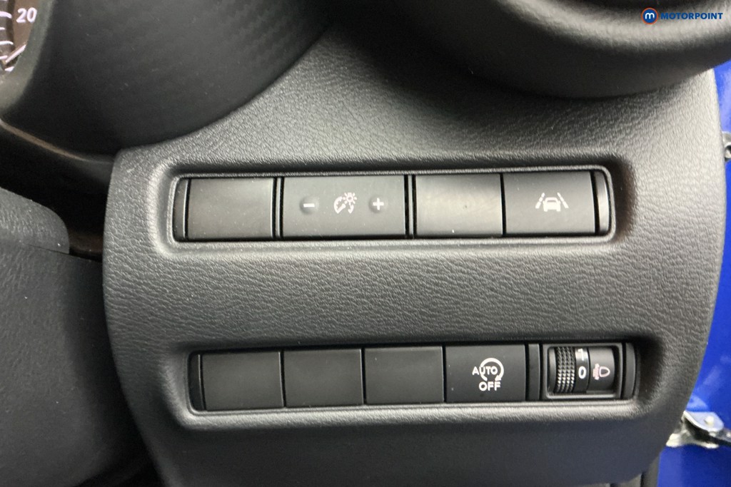 Nissan Juke N-Connecta Manual Petrol SUV - Stock Number (1634567) - 23rd supplementary image