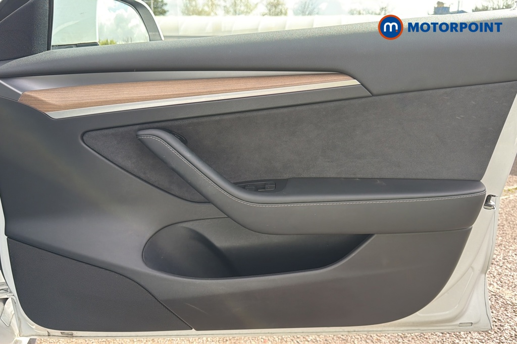 Tesla Model 3 Long Range Automatic Electric Saloon - Stock Number (1634787) - 18th supplementary image