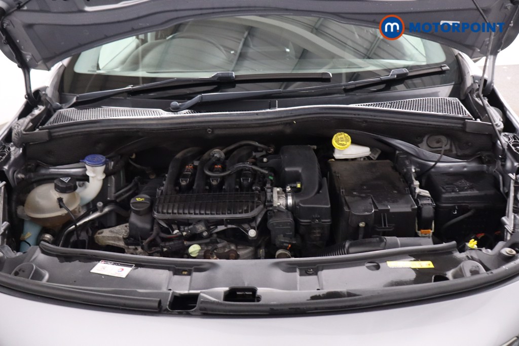 Peugeot 2008 Allure Manual Petrol SUV - Stock Number (1634880) - 32nd supplementary image