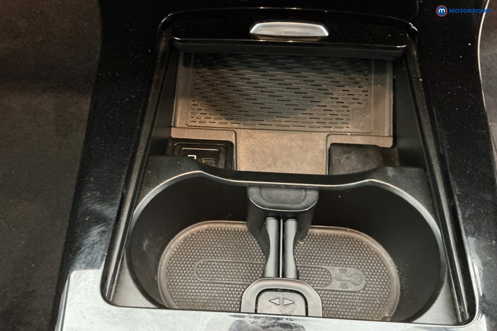 Mercedes-Benz A Class Amg Line Automatic Petrol Hatchback - Stock Number (1635020) - 17th supplementary image