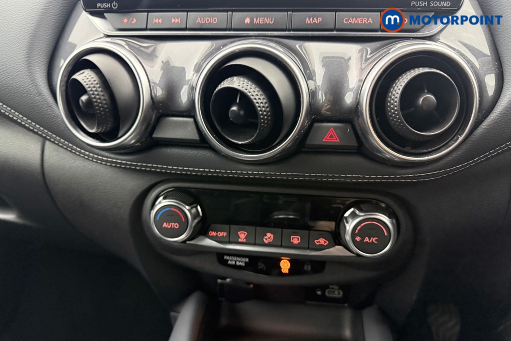 Nissan Juke N-Connecta Manual Petrol SUV - Stock Number (1635423) - 4th supplementary image