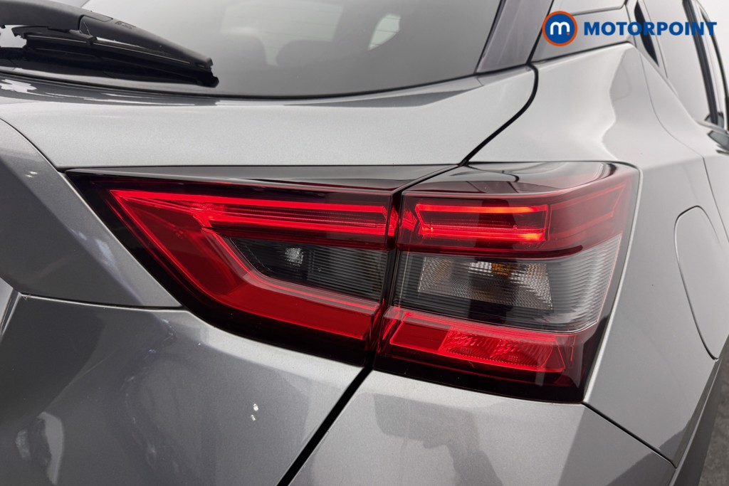 Nissan Juke N-Connecta Manual Petrol SUV - Stock Number (1635423) - 14th supplementary image