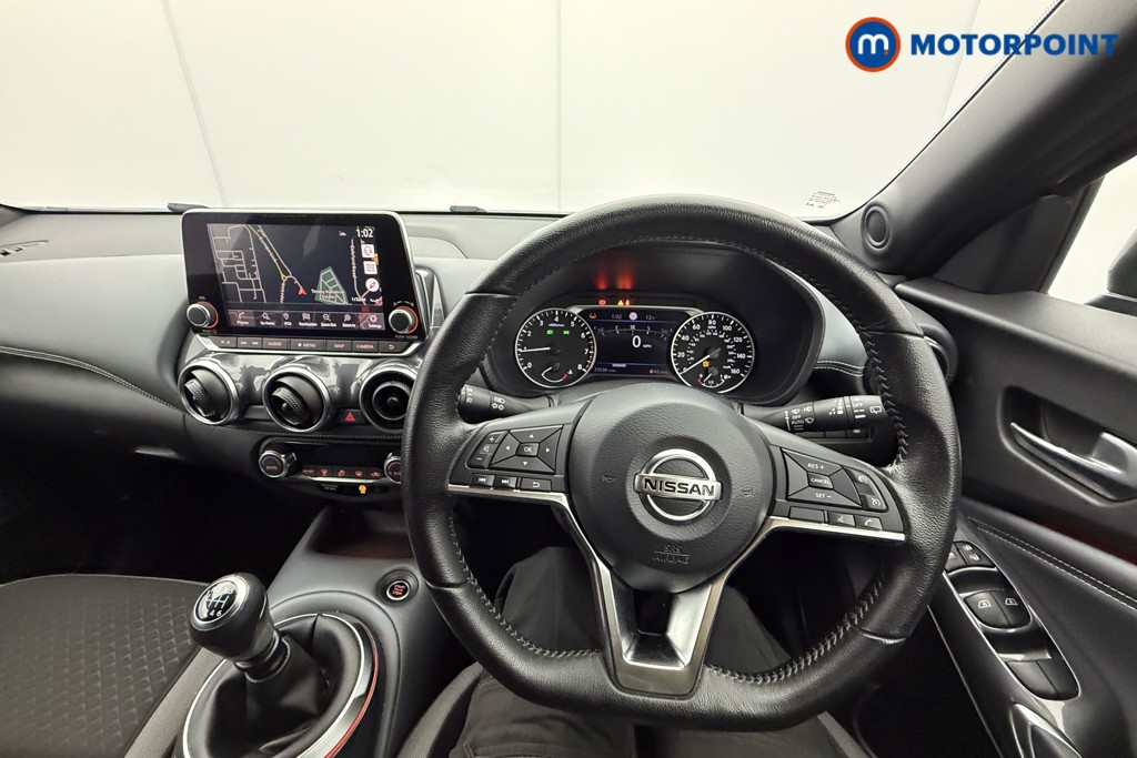 Nissan Juke N-Connecta Manual Petrol SUV - Stock Number (1635423) - 1st supplementary image