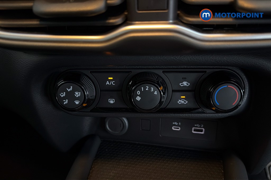 Nissan Juke Acenta Premium Manual Petrol SUV - Stock Number (1635953) - 12th supplementary image