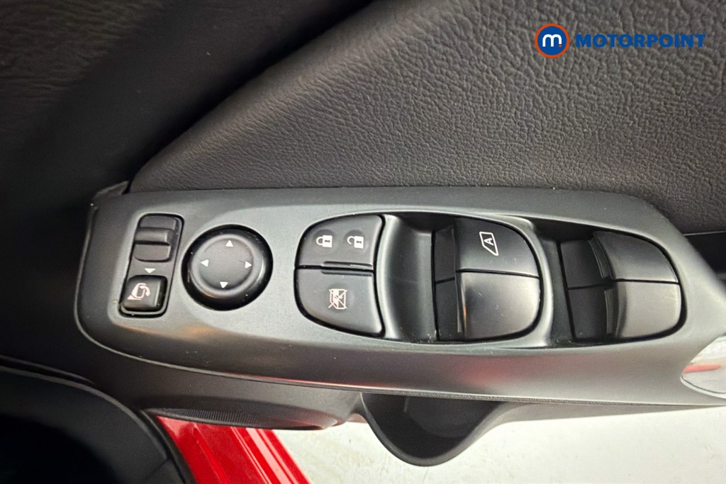 Nissan Juke Acenta Premium Manual Petrol SUV - Stock Number (1635953) - 20th supplementary image