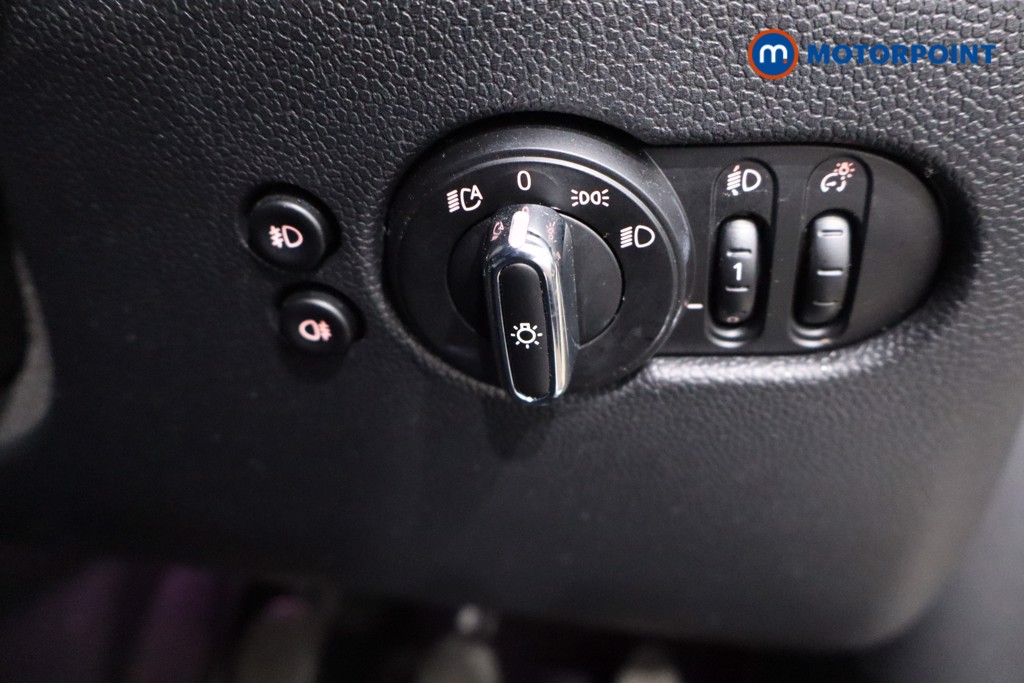 Mini Hatchback Cooper Classic Manual Petrol Hatchback - Stock Number (1635964) - 17th supplementary image