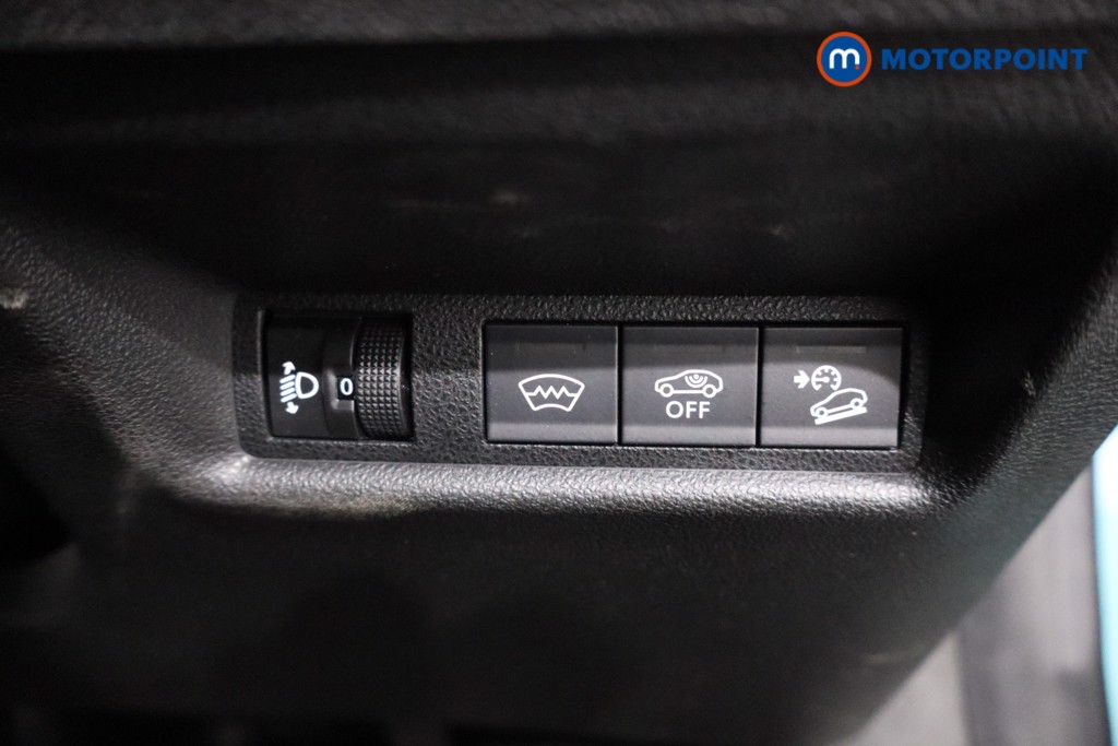 Jeep Avenger Altitude Manual Petrol SUV - Stock Number (1636353) - 17th supplementary image