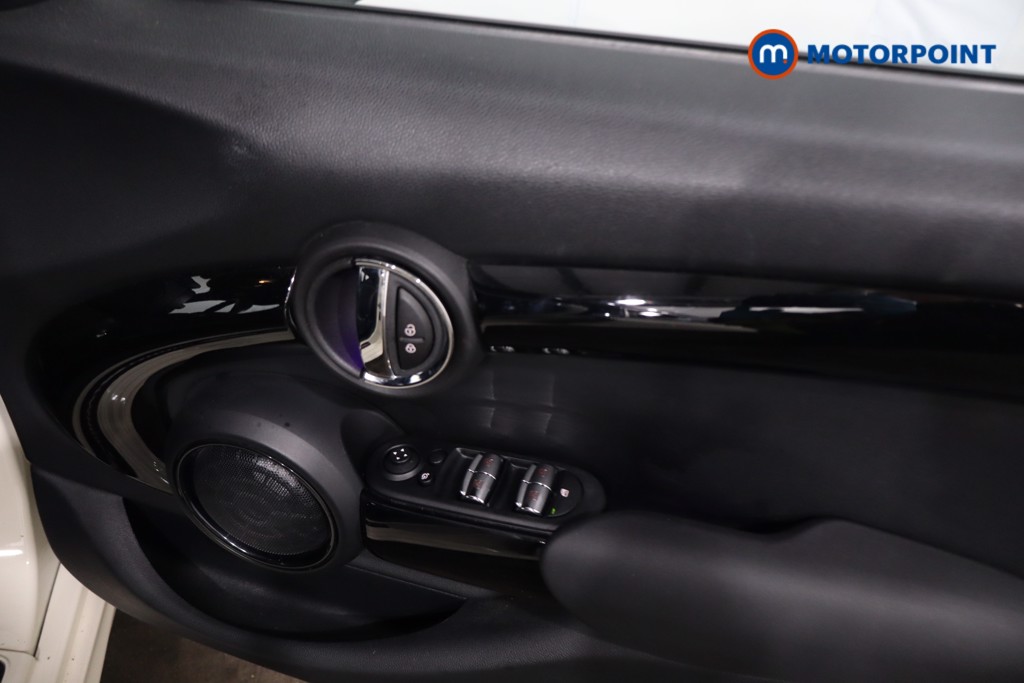Mini Hatchback Cooper S Sport Automatic Petrol Hatchback - Stock Number (1636458) - 27th supplementary image