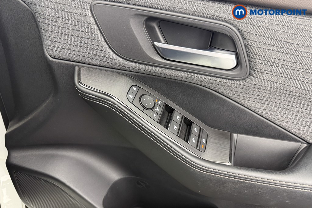 Nissan X-Trail N-Connecta Automatic Petrol-Electric Hybrid SUV - Stock Number (1636678) - 9th supplementary image