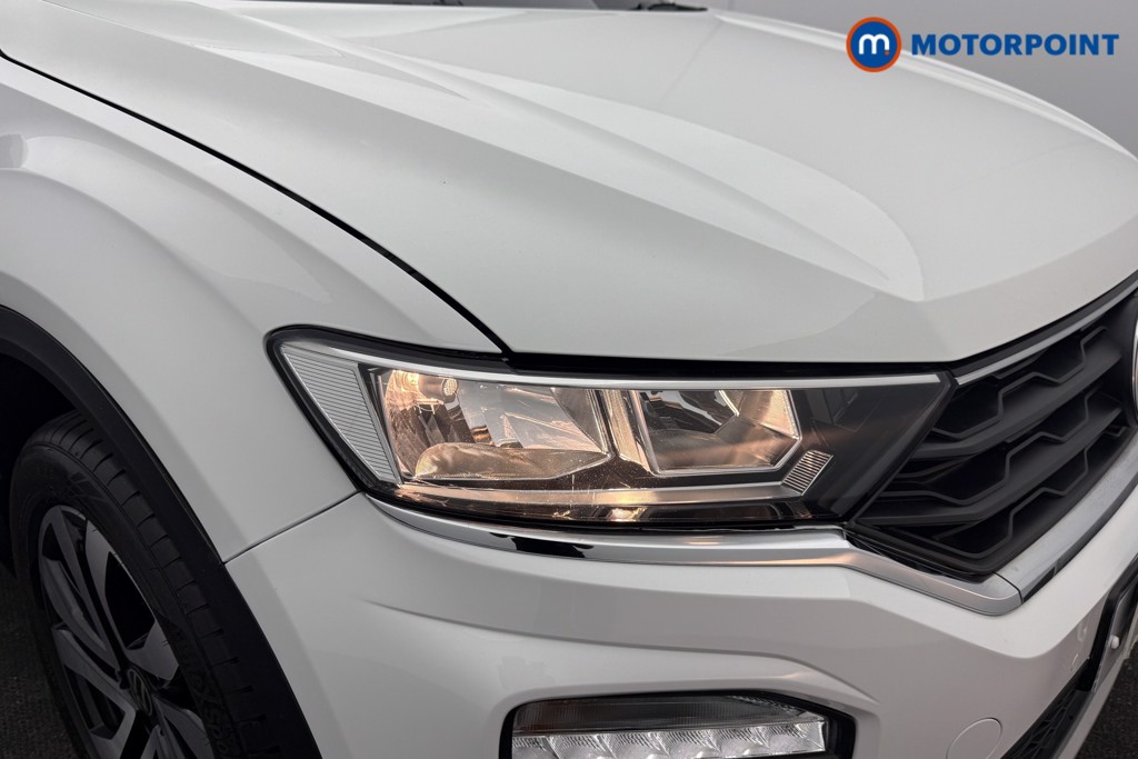 Volkswagen T-Roc Active Manual Petrol SUV - Stock Number (1609137) - 17th supplementary image