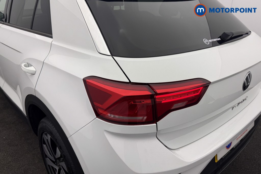 Volkswagen T-Roc Active Manual Petrol SUV - Stock Number (1609137) - 23rd supplementary image
