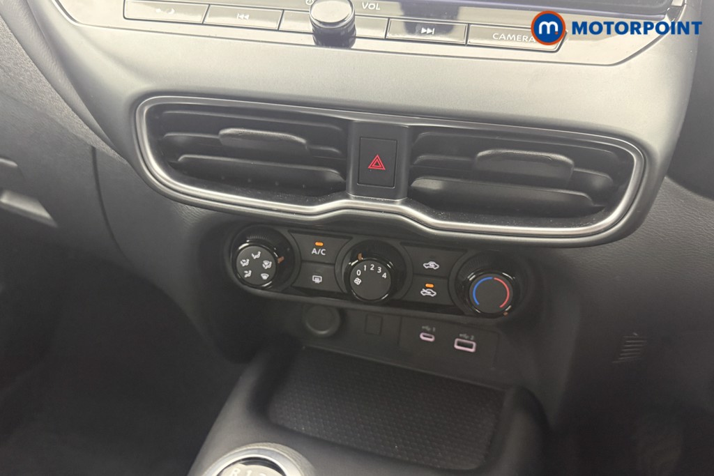 Nissan Juke Acenta Premium Manual Petrol SUV - Stock Number (1616718) - 5th supplementary image