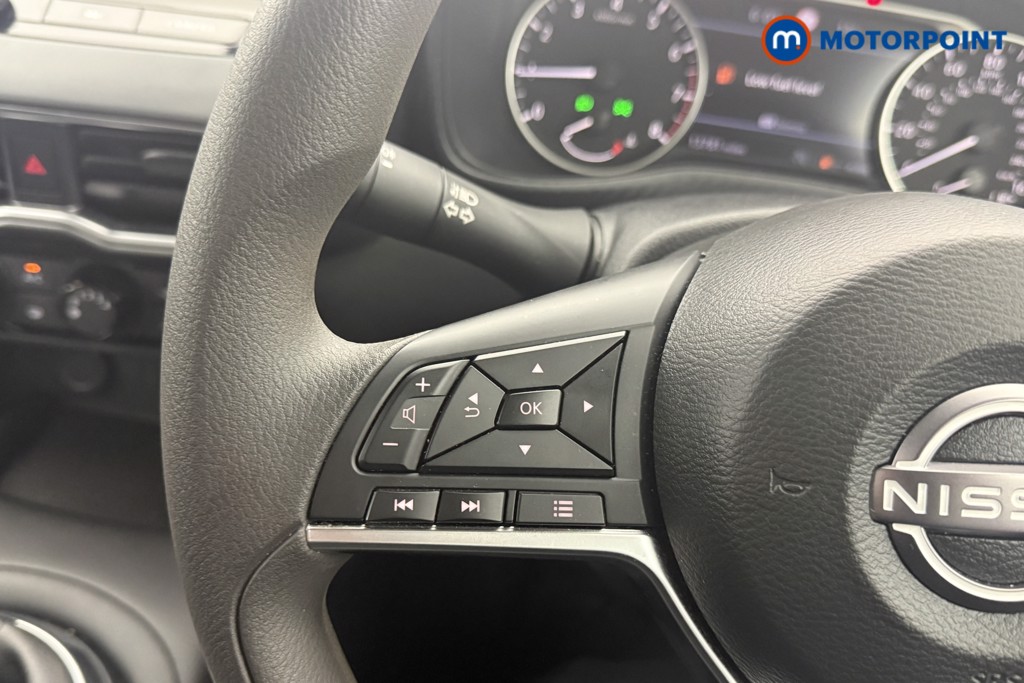 Nissan Juke Acenta Premium Manual Petrol SUV - Stock Number (1616718) - 8th supplementary image