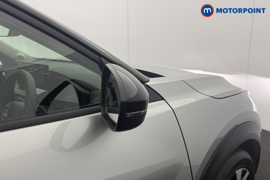 Nissan Juke Acenta Premium Manual Petrol SUV - Stock Number (1616718) - 16th supplementary image