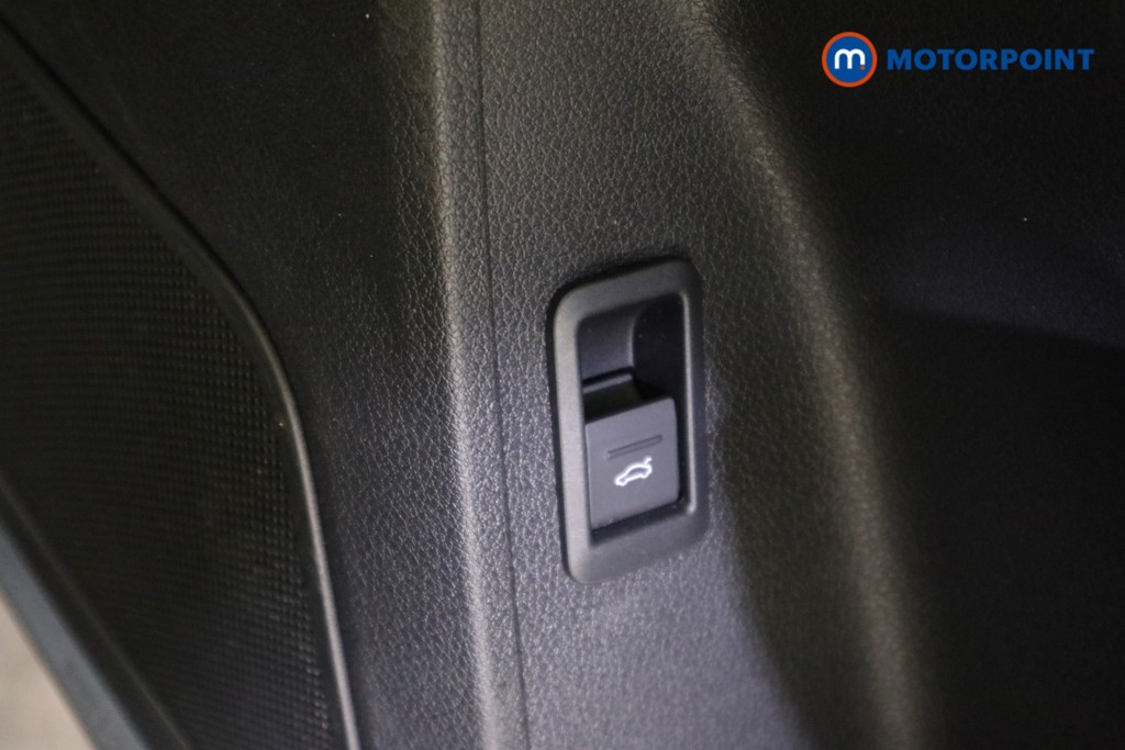 Audi Q3 Sport Automatic Petrol SUV - Stock Number (1619768) - 17th supplementary image