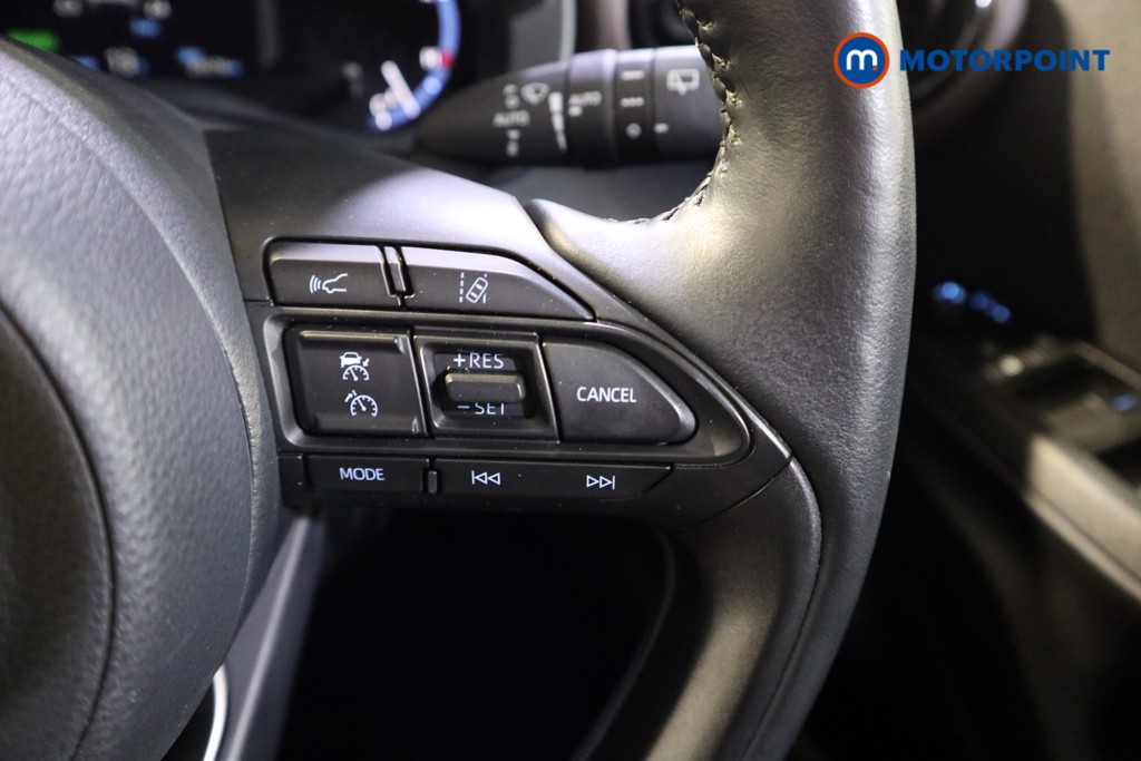 Toyota Yaris Cross Excel Automatic Petrol-Electric Hybrid Estate - Stock Number (1628861) - 4th supplementary image