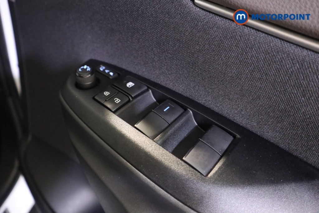 Toyota Yaris Cross Excel Automatic Petrol-Electric Hybrid Estate - Stock Number (1628861) - 14th supplementary image