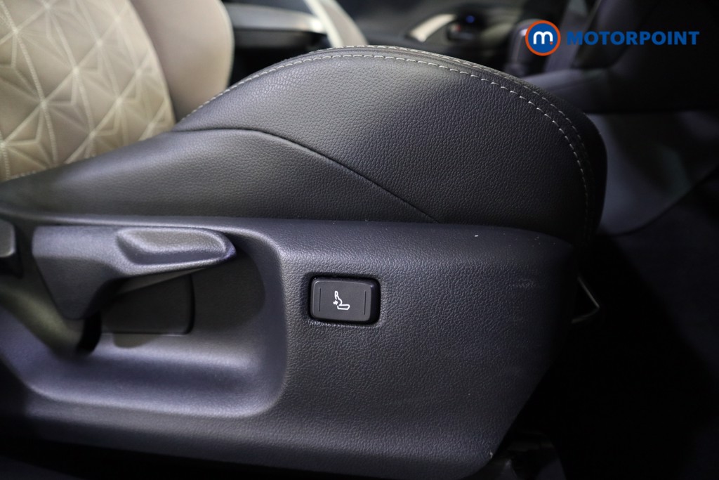 Toyota Yaris Cross Excel Automatic Petrol-Electric Hybrid Estate - Stock Number (1628861) - 16th supplementary image